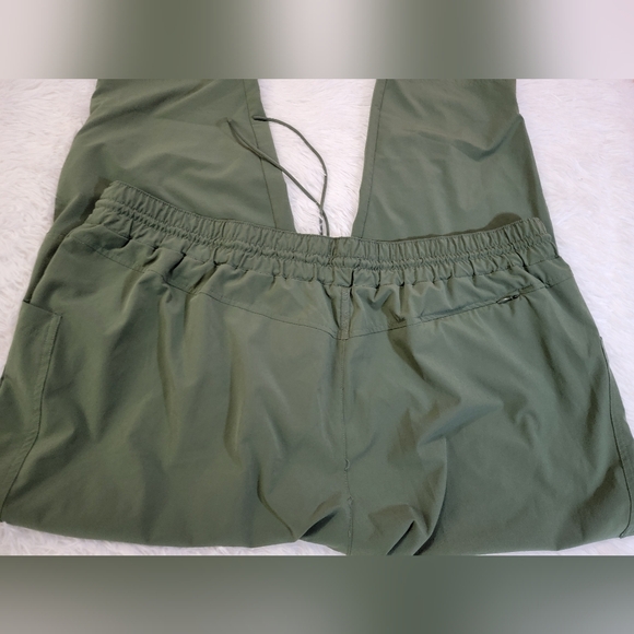 L.L. Bean Women's Olive Venture Stretch Ankle Pants 3X - Picture 16 of 16